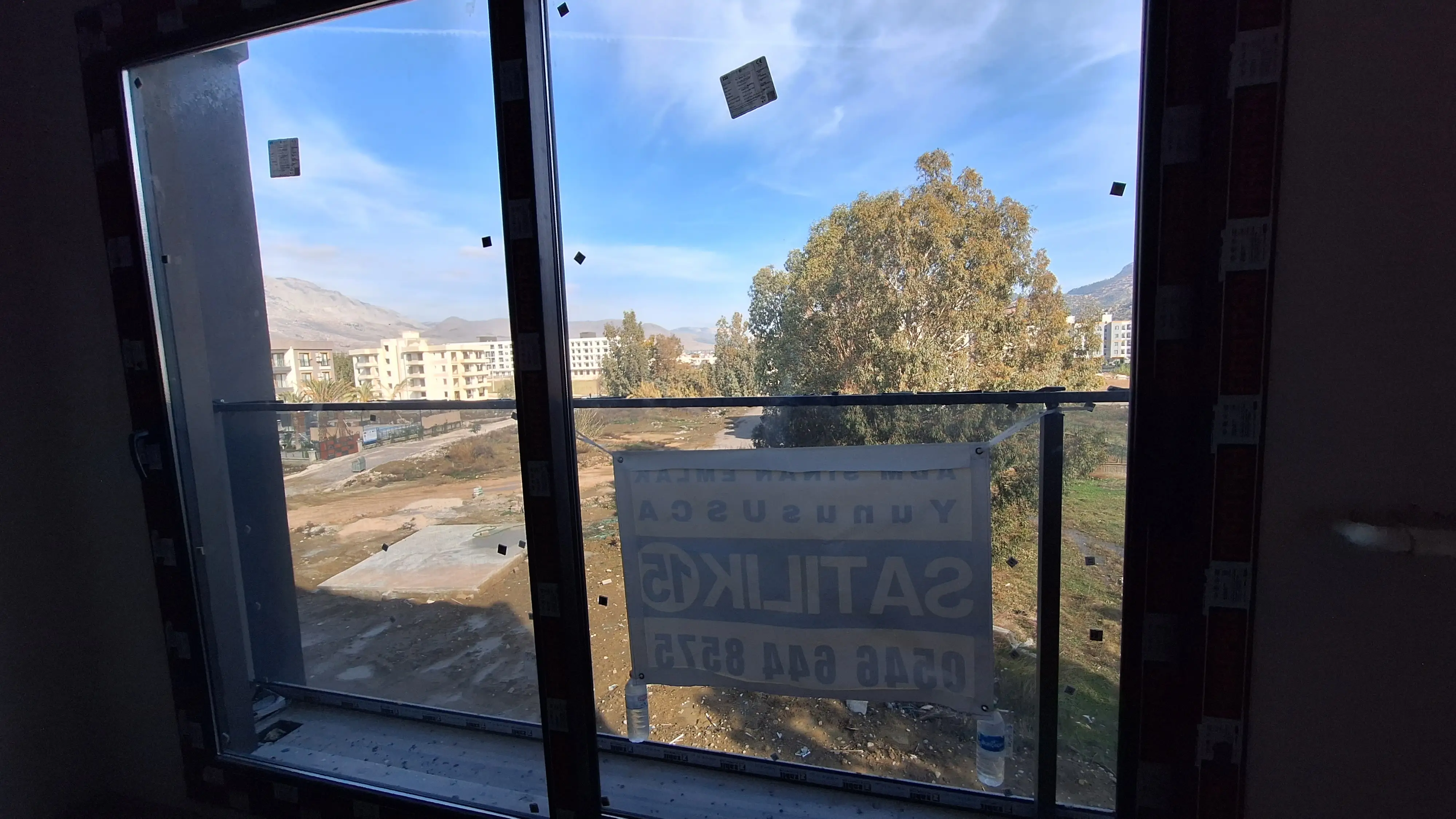 Silifke Yesilovacik mah. Denize yakin havuzlu sitede satilik 2+1 daire