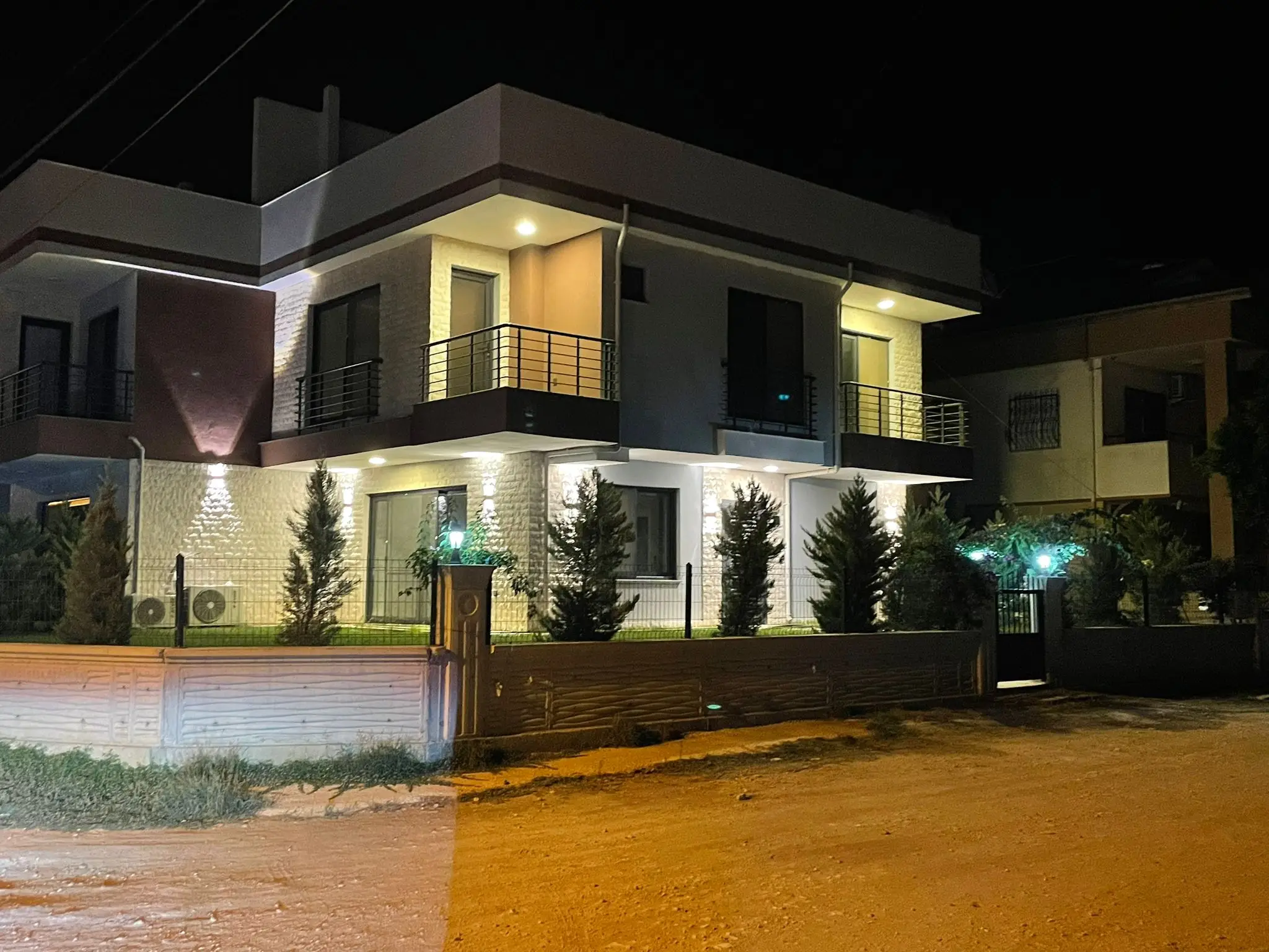 Tasucu kummahallesi'nde deniz manzarali luks 3+1 villa