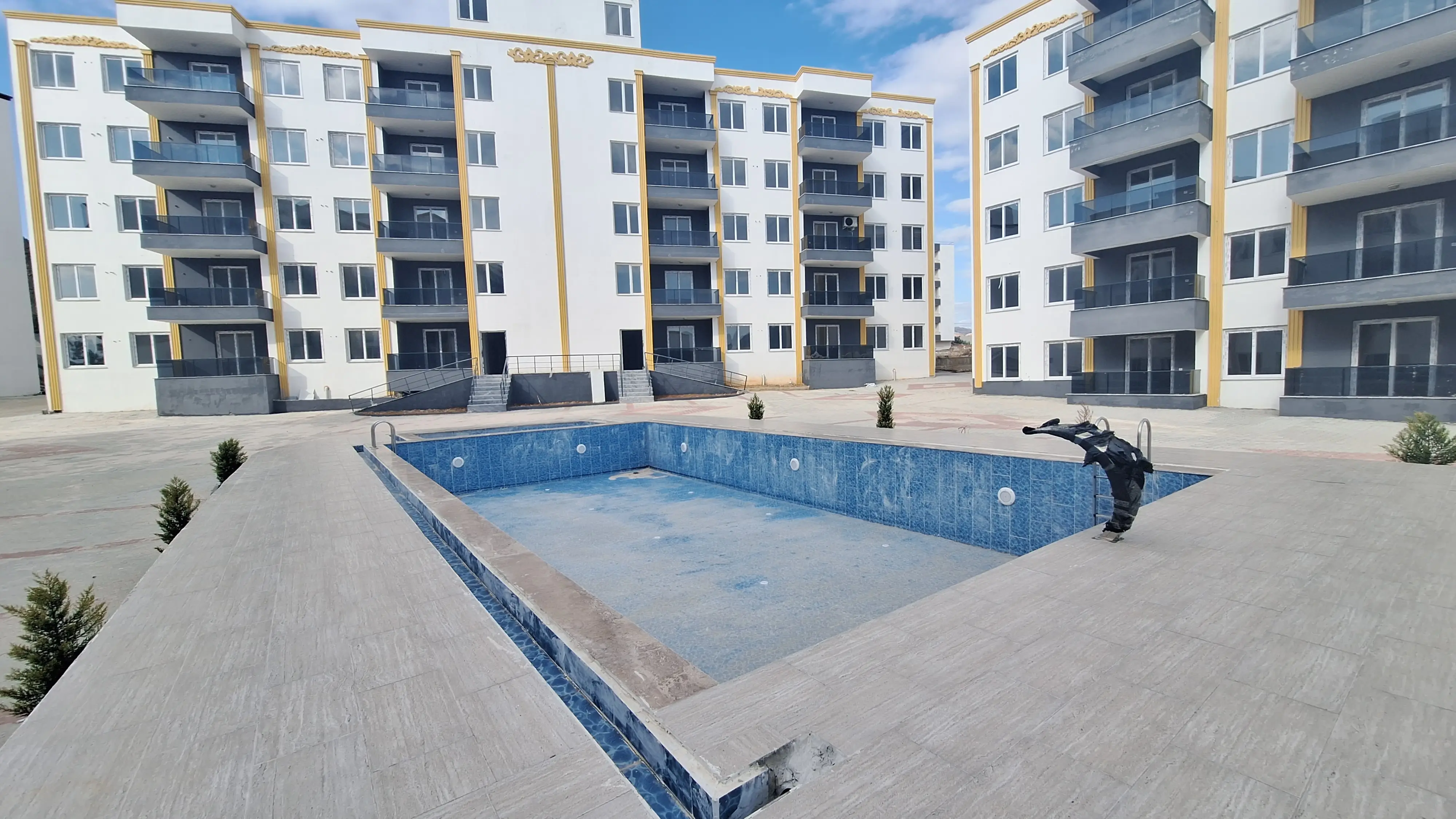 Silifke Yesilovacikhavuzlu sitede satilik 1+1 daire