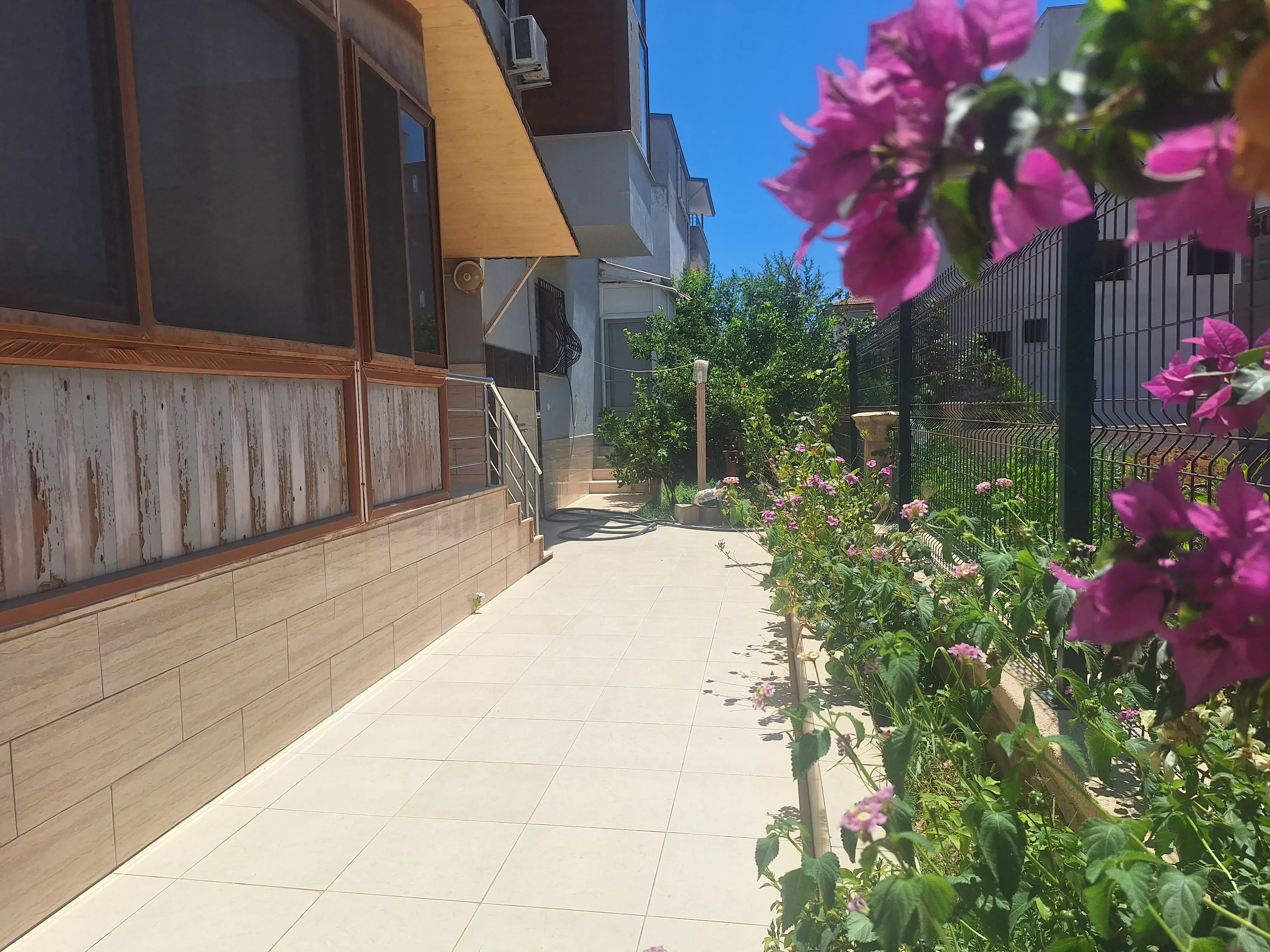 Silifke Tasucu Kummahallesi bölgesinde SATILIK esyalı 3+1 dublex villa